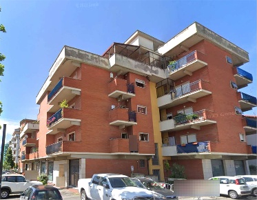 Foto Appartamento in Viale Adua, Pistoia Pistoia Ovest di 106 m² all'asta