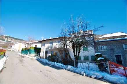 Foto Villa bifamiliare a Fuipiano Valle Imagna di 120 m² con 5 locali