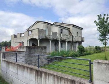 Foto Villa unifamiliare in Via Giacomo Leopardi, Giacciano con Baruchella