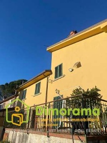 Foto Appartamento a Montecatini-Terme di 160 m² con 8 locali in vendita