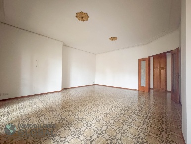 Foto Appartamento in Via Codro, Reggio nell'Emilia di 177 m² con 5 locali