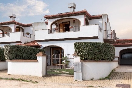Foto Villa a schiera in Via Santa Monica, Olbia Orgosoleddu di 200 m²