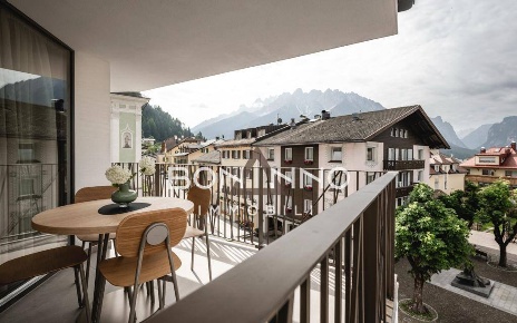 Foto Appartamento in PIAZZA PARROCCHIA, Dobbiaco Centro di 99 m² in vendita