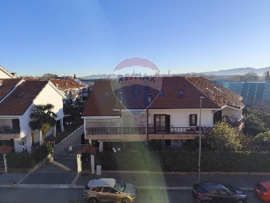 Foto Appartamento in via Tanaro, Torino Falchera di 100 m² con 4 locali