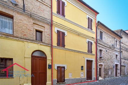 Foto Duplex in Via San Giovanni, Potenza Picena Centro di 90 m² in vendita