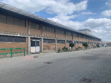 Foto Ufficio in Via Pavia, Rivoli Maiasco di 1100 m² con 8 locali