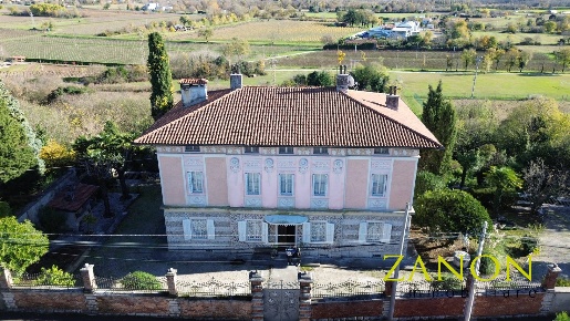 Foto Villa singola in Via del Camposanto, Gorizia Centro di 585 m²