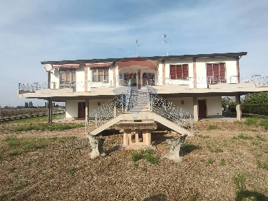 Foto Villa singola in via delle venezie, Tresignana di 300 m² con 14 locali