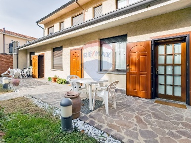 Foto Villa a schiera in Via Guglielmo Pepe, Paderno Dugnano Centro