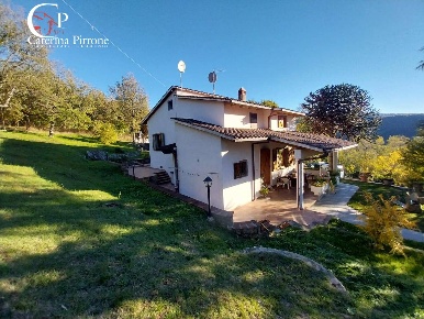Foto Villa unifamiliare in via Poggio alla Cuna, Londa di 260 m² in vendita