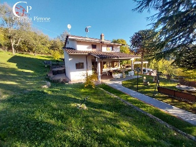 Foto Villa unifamiliare in via Poggio alla Cuna snc, Londa di 260 m²