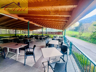 Foto Villa singola in via valsassina, Lecco Laorca di 698 m² con 15 locali