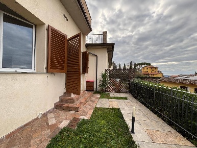 Foto Appartamento in via Ermenegildo Santoni, Pelago Diacceto di 45 m²