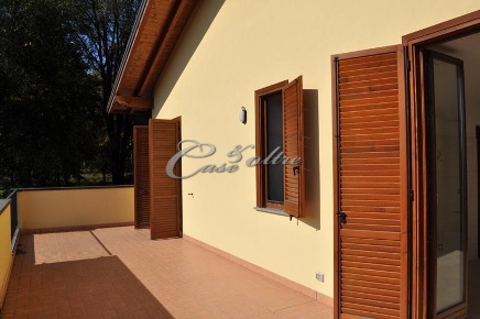 Foto Appartamento in Via dei Giovi, Carimate di 80 m² con 3 locali