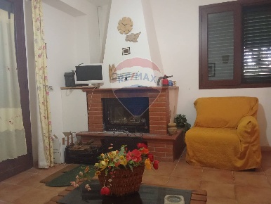 Foto Casa indipendente a Niscemi di 118 m² con 7 locali in vendita