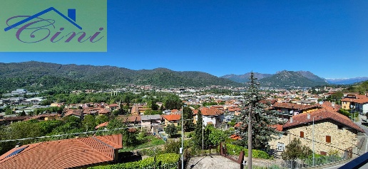 Foto Villa bifamiliare in VIA MANDAMENTALE, Calolziocorte Centro di 340 m²