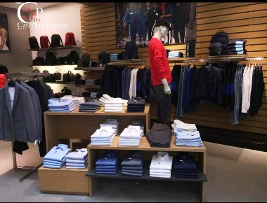 Foto Negozio in via Rondinella, Firenze Coverciano di 77 m² con 2 locali