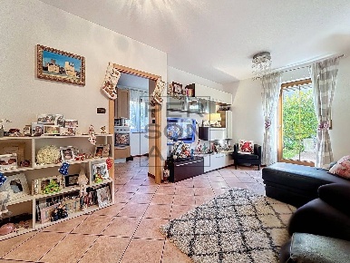 Foto Appartamento a Roverè della Luna di 100 m² con 5 locali in vendita