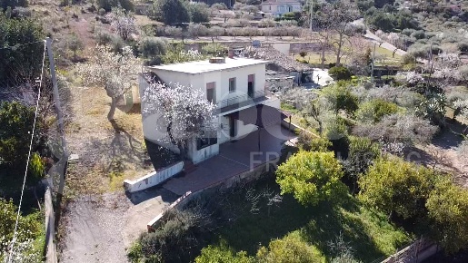 Foto Villa singola in Contrada Donnagona snc, Chiaramonte Gulfi di 112 m²