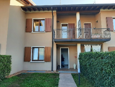 Foto Villa a schiera in Via Montanina, Manerba del Garda di 145 m²