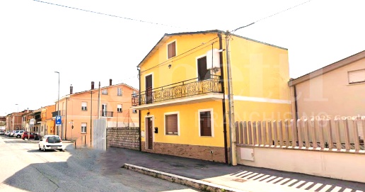 Foto Casa indipendente in Via SAN FRANCESCO 39, Avezzano Centro di 93 m²