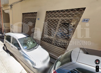Foto Magazzino in Via Ciro Scianna 54, Bagheria Centro di 74 m² in vendita