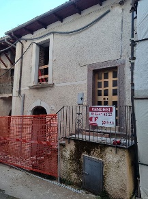 Foto Casa indipendente in Via dei Mori Paganica 12, L'Aquila di 90 m²