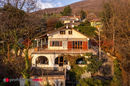 Foto Casa indipendente in Giaveno, Cumiana Galli di 400 m² con 12 locali