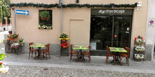 Foto Bar in Via Ottone Morena 8, Lodi Centro Storico di 60 m² con 2 locali