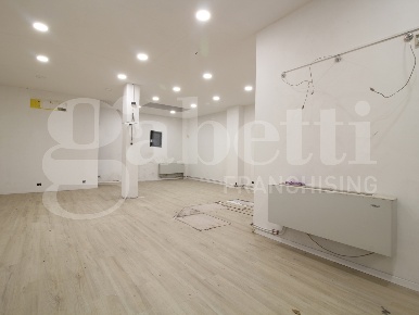 Foto Negozio in Via Don Minzoni 4, Bologna Marconi di 93 m² con 1 locali