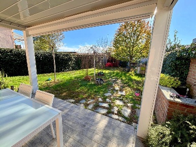 Foto Casa indipendente a Casorezzo di 160 m² con 4 locali in vendita