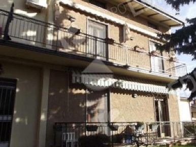 Foto Appartamento in Calatafini, Calcinato Centro di 113 m² con 6 locali