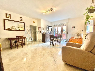 Foto Appartamento in Via Guido Rossa, Cecina Cecina Centro di 80 m²