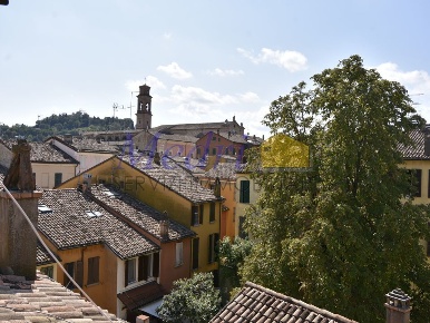 Foto Appartamento a Cesena Centro Storico di 122 m² con 6 locali in vendita