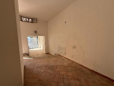 Foto Locale commerciale in Via Umberto Iᵒ 483, Giardini-Naxos Centro