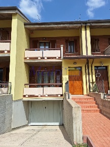 Foto Villa a schiera in VIA GIORGIO PERLASCA 42, Cesena di 220 m²