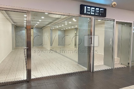 Foto Locale commerciale in Via Pola 20, Torri di Quartesolo Centro