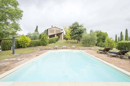 Foto Casale a Gambassi Terme di 220 m² con 8 locali in vendita