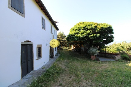 Foto Casale a Castelfranco Piandiscò Pian Di Scò di 300 m² con 18 locali