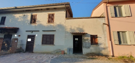 Foto Casa indipendente a Pescia Centro di 82 m² con 3 locali in vendita