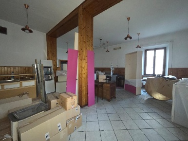 Foto Locale commerciale a Altopascio Altopascio Centro di 170 m² in vendita