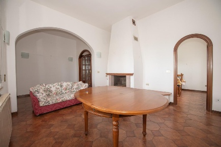 Foto Casa indipendente a Collesalvetti Centro di 119 m² con 5 locali