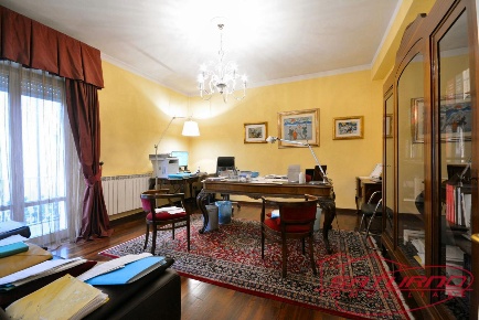 Foto Appartamento a Lucca Sant'Anna di 220 m² con 6 locali in vendita