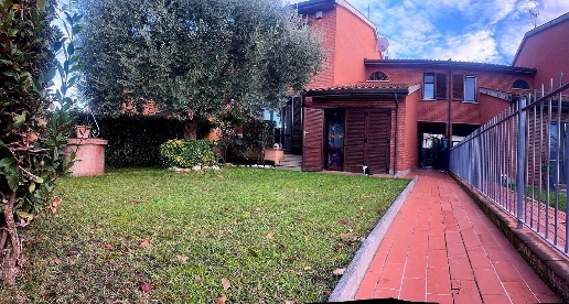 Foto Villa a schiera a Cascina Navacchio Sud di 140 m² con 5 locali