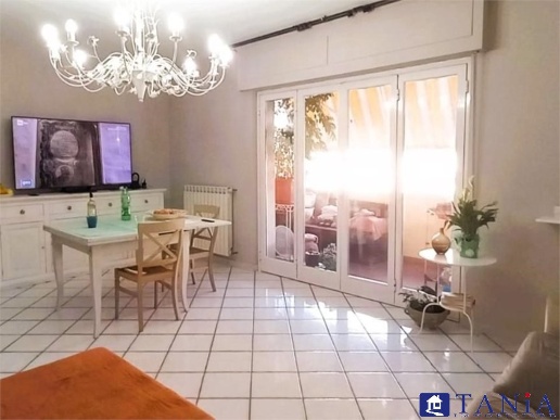 appartamento in vendita a Carrara in zona Avenza