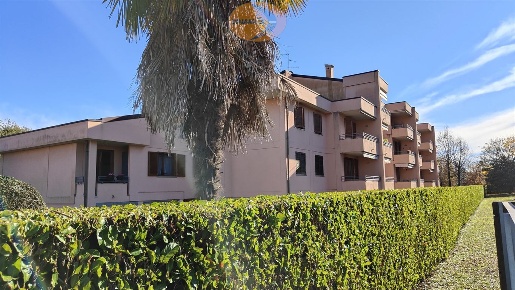 Foto Appartamento in Via Giuseppe Ungaretti, Usmate Velate Velate di 120 m²