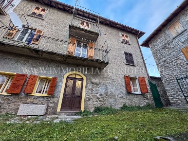 Foto Appartamento in Via Promessi Sposi, Carenno Centro di 111 m²