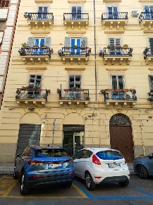 Foto Attività commerciale in Via Paolo Paternostro 100, Palermo di 66 m²