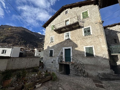 Foto Appartamento in Strada dei Barini, Chiavenna Centro di 129 m²