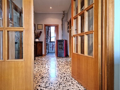 Foto Appartamento in Via Borsi, Cecina Cecina Centro di 115 m² con 6 locali